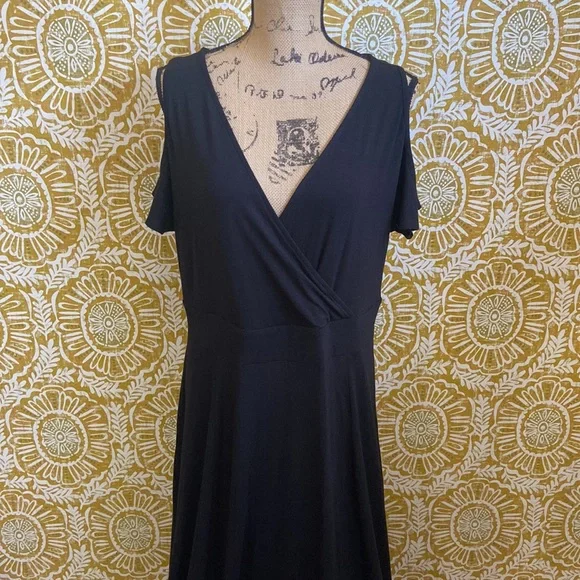 Torrid Black Jersey Cold Shoulder Maxi Dress size 1X - Picture 3 of 12